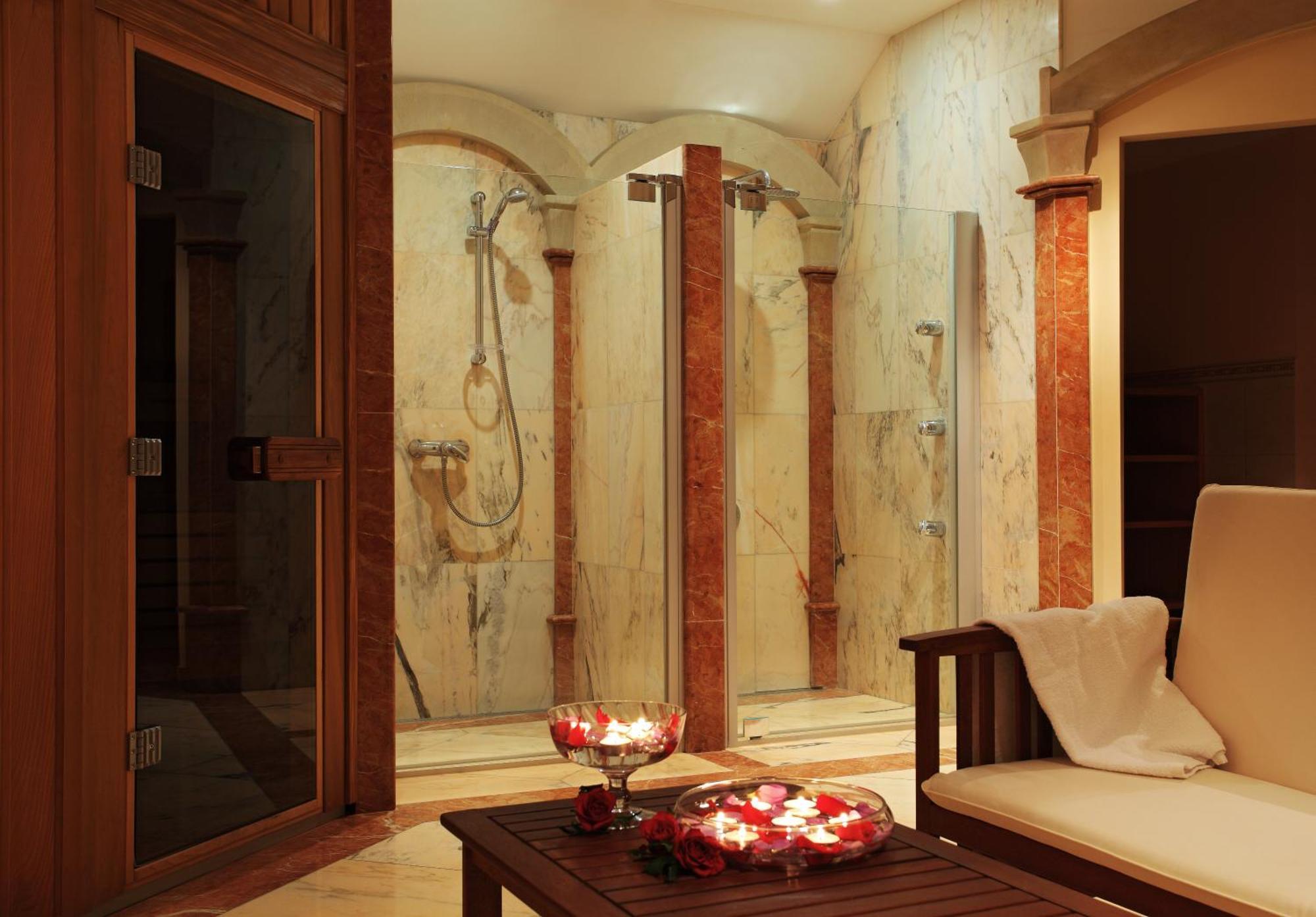 Hotel Im. Jana Pawla II, Wroclaw